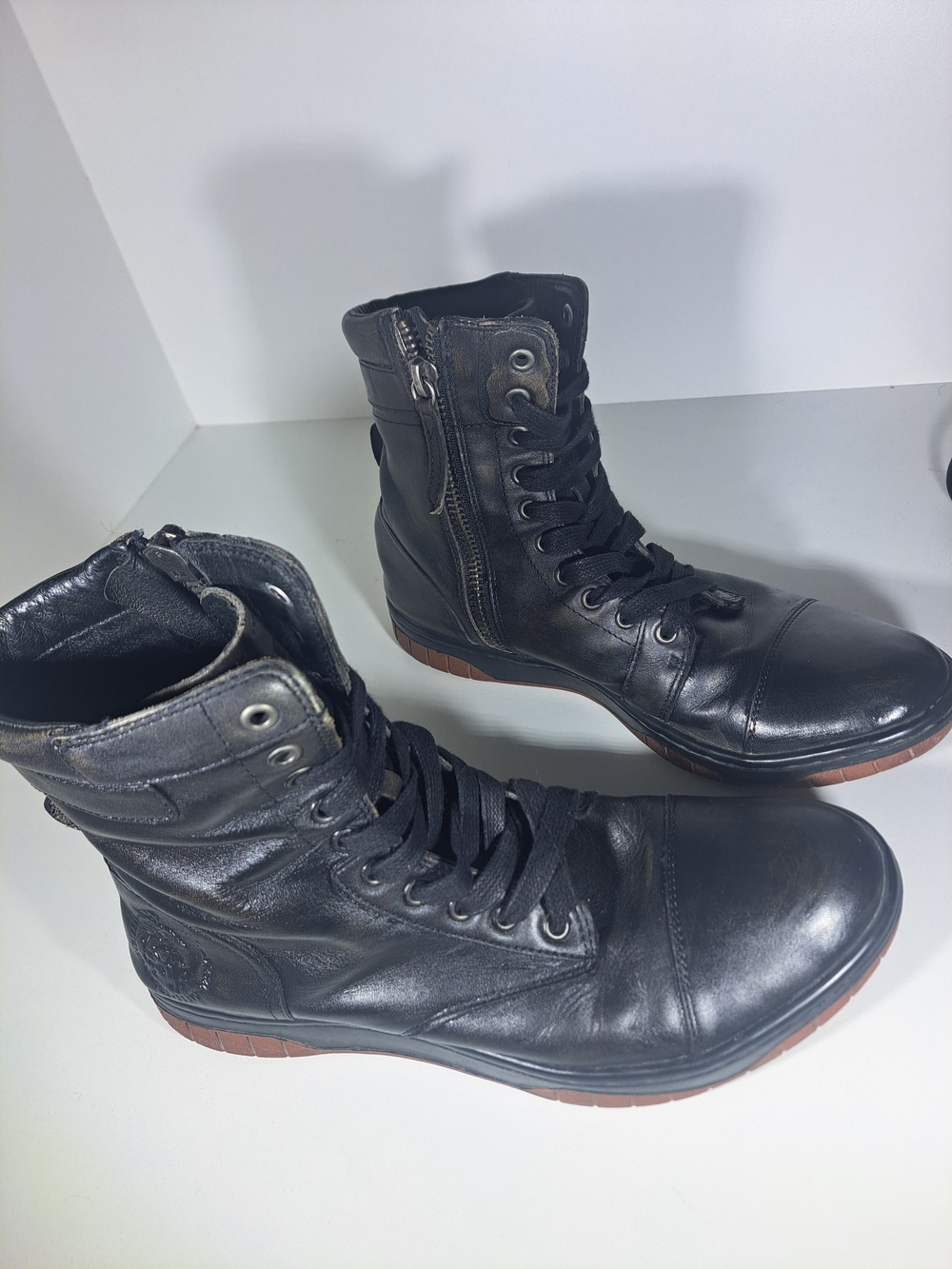 Diesel Men's Black Leather Lace-Up Zip Boots.